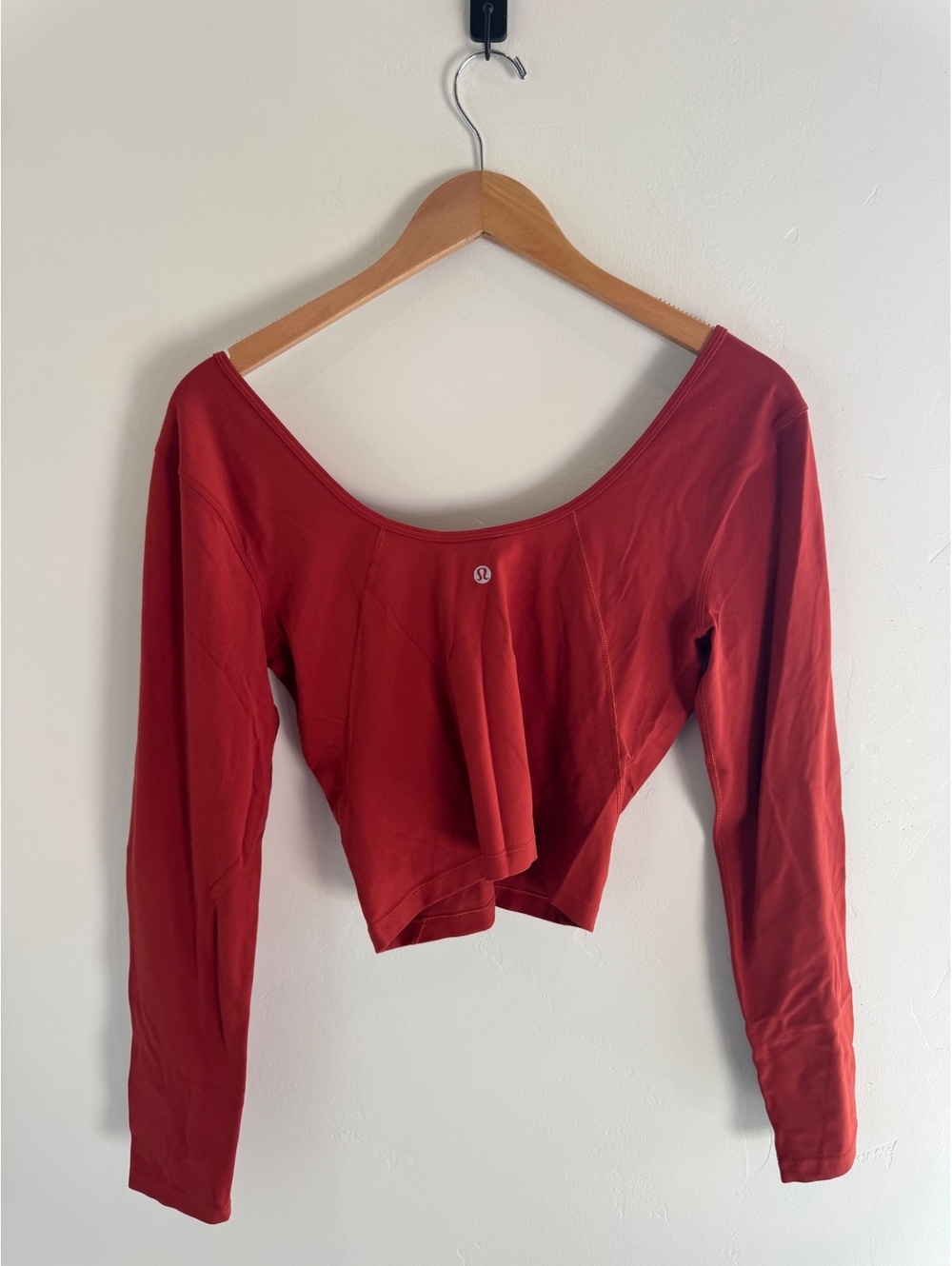 Lululemon Women’s Burnt Orange Long Sleeve V-Neck Crop Top Size 8 Estimated